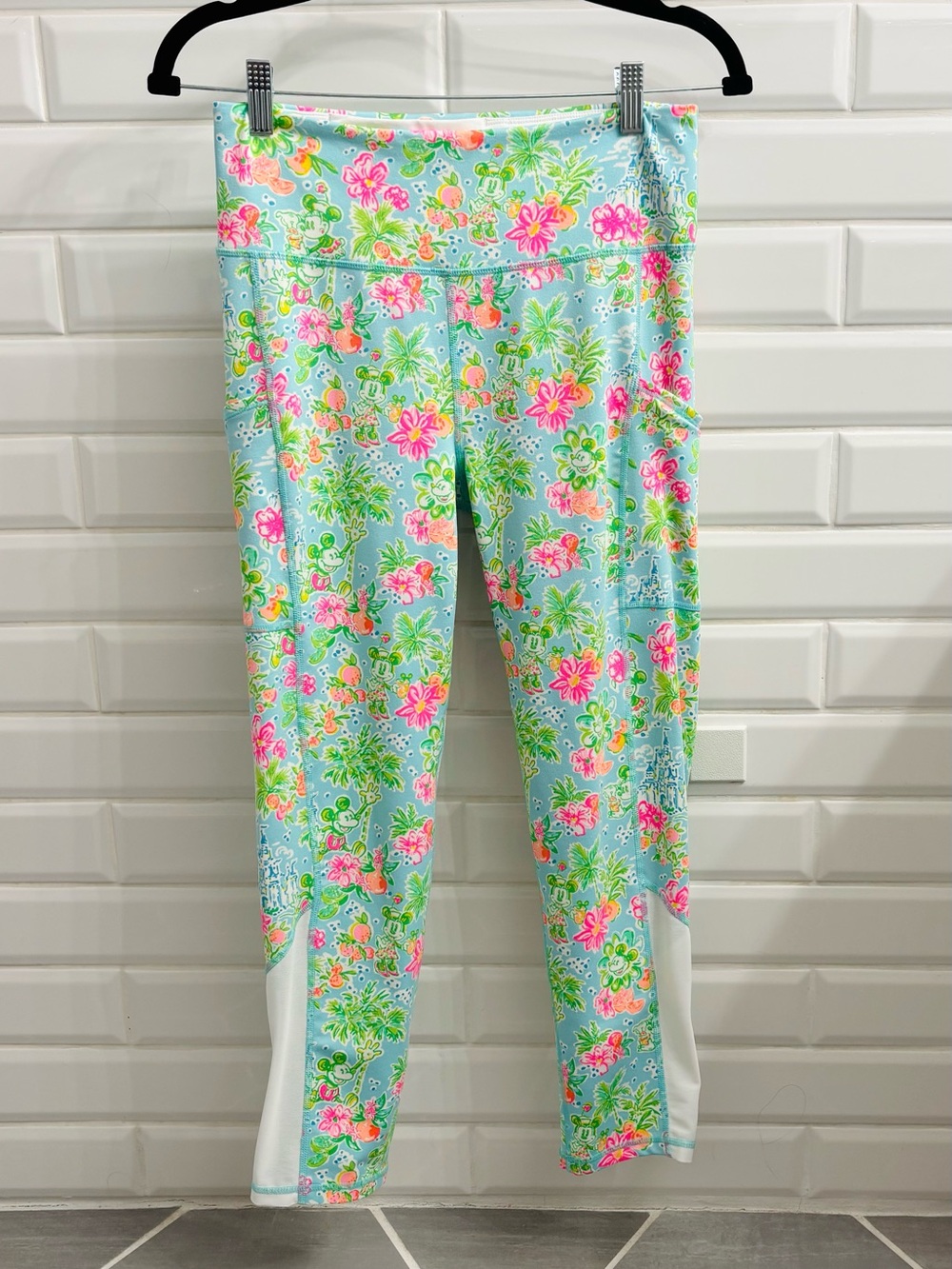 Women’s Medium Mickey and Minnie Mouse Weekender Leggings by Lilly Pulitzer